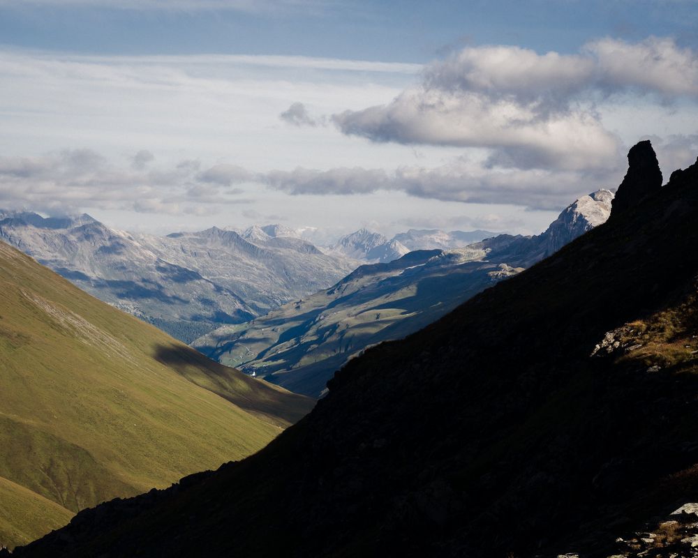 Bergflanke mit Blick ins Tal